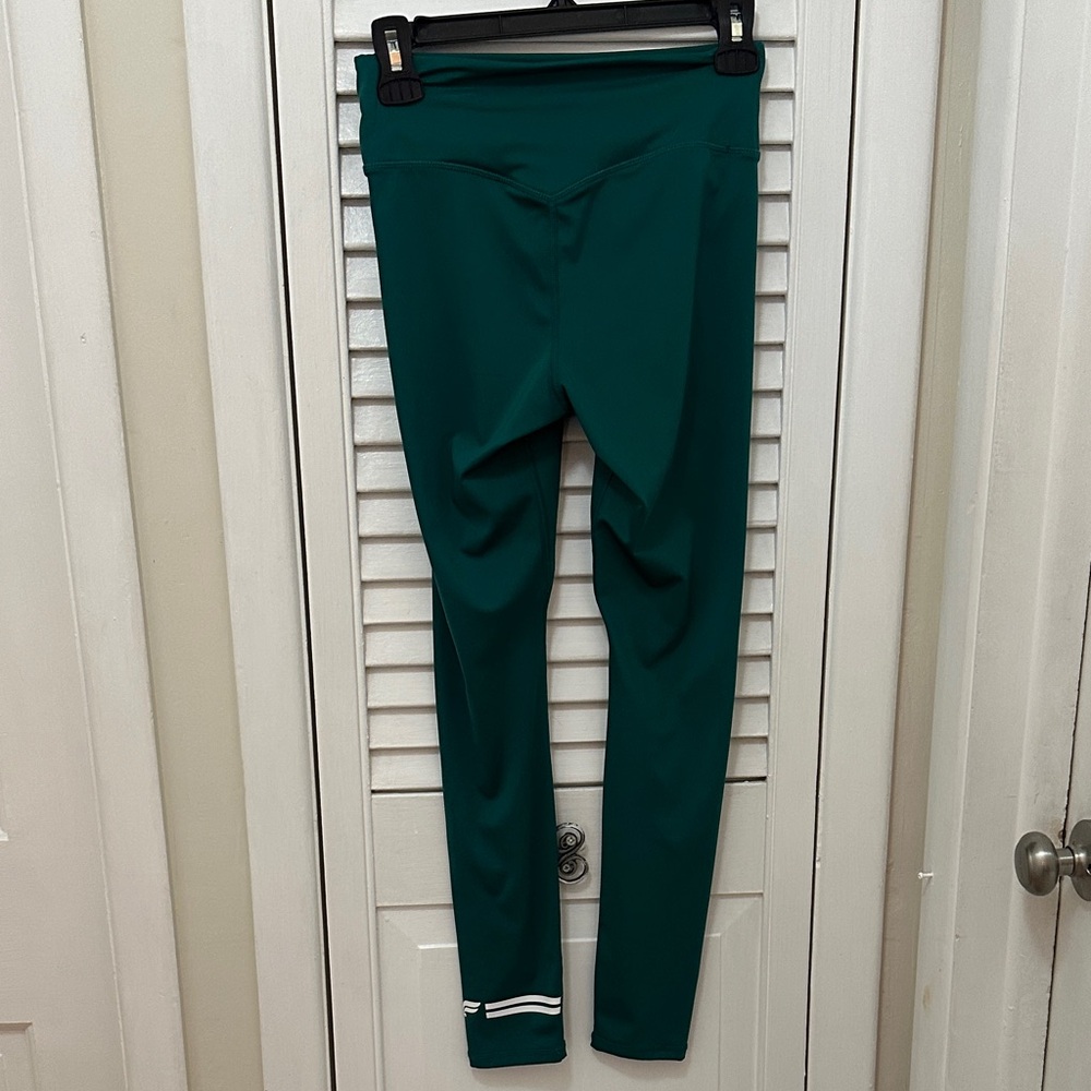 Fabletics Green Leggings - Picture 2 of 3